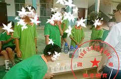小孩子爱吃手指送去特训学校行为矫正有没有用