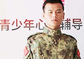 军事化管理学校教育教官